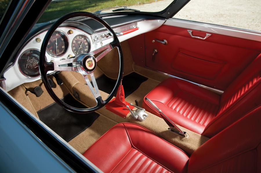 Интерьер Abarth 850 Coupe Scorpione 1959 года  (фото 3 из 7)
